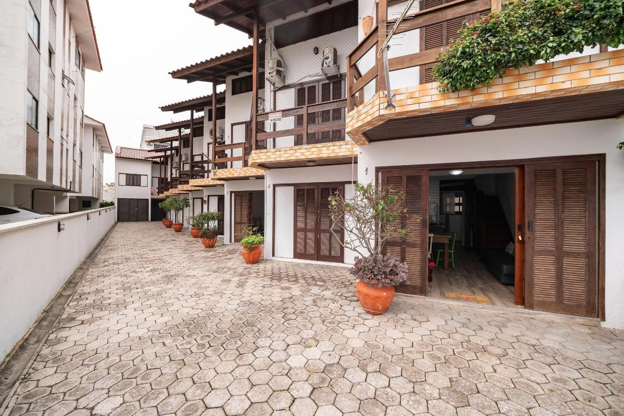 Triplex Litoral 2q A 60m Da By Achei Florianopolis